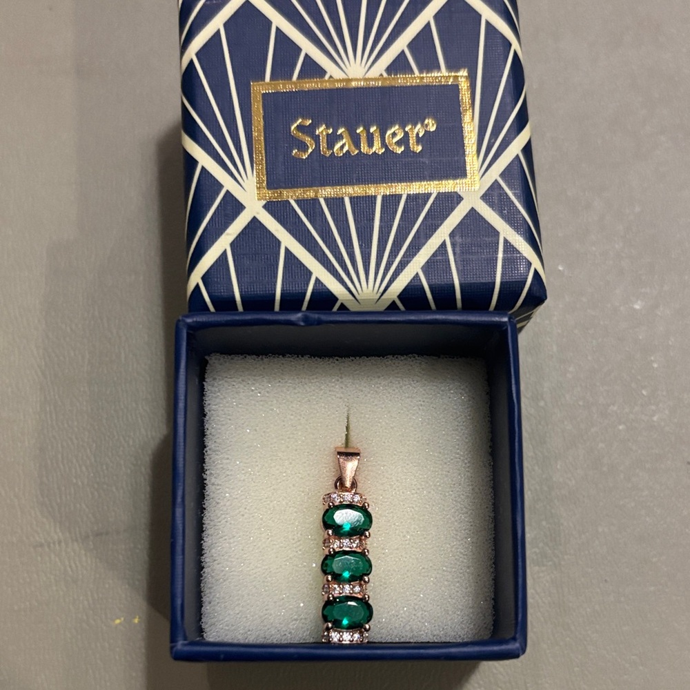 Stuaer Green and Silver Pendant